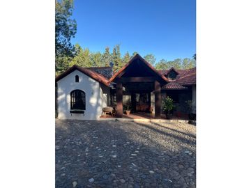 Finca en Quinta Andrea, Huasca de Ocampo Hidalgo. casi 1 ha.