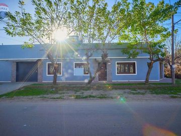 CASA VENTA FLORENCIO VARELA 3 DORMITORIOS PARQUE