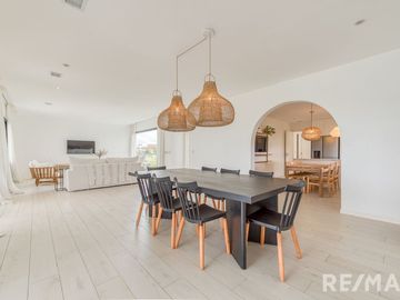 VENTA CASA 6 AMBIENTES EN PUERTOS DEL LAGO