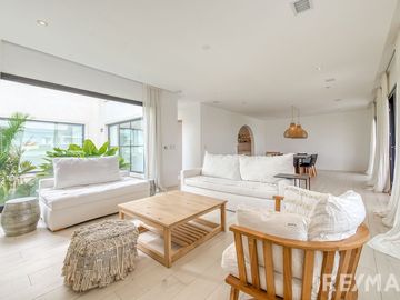 VENTA CASA 6 AMBIENTES EN PUERTOS DEL LAGO