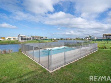 VENTA CASA 6 AMBIENTES EN PUERTOS DEL LAGO
