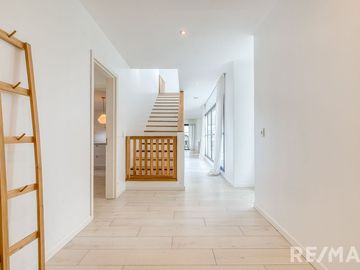 VENTA CASA 6 AMBIENTES EN PUERTOS DEL LAGO