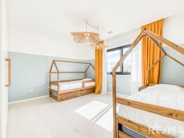 VENTA CASA 6 AMBIENTES EN PUERTOS DEL LAGO