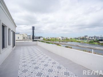 VENTA CASA 6 AMBIENTES EN PUERTOS DEL LAGO