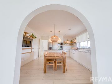 VENTA CASA 6 AMBIENTES EN PUERTOS DEL LAGO