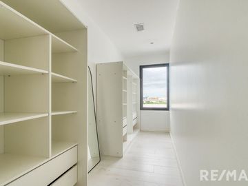 VENTA CASA 6 AMBIENTES EN PUERTOS DEL LAGO