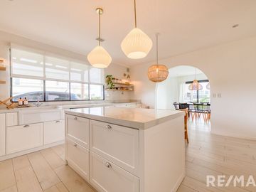 VENTA CASA 6 AMBIENTES EN PUERTOS DEL LAGO