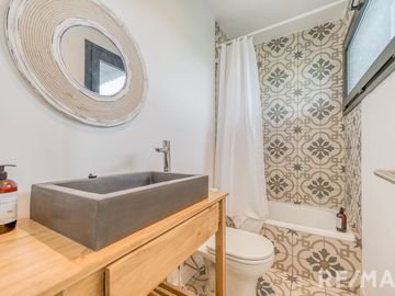 VENTA CASA 6 AMBIENTES EN PUERTOS DEL LAGO