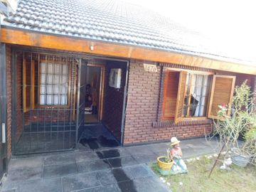 Casa Morón 4 amb mas quincho pileta terrazagaraje