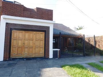 Casa Morón 4 amb mas quincho pileta terrazagaraje