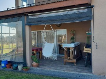 Venta Casa de campo en dos plantas Domselaar Chico