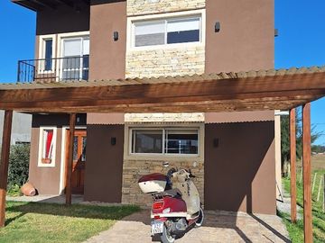 Venta Casa de campo en dos plantas Domselaar Chico