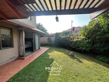 Casa en Venta en Los Presidentes / Clínica Las Condes Peñalolen / Condominio Los Parques