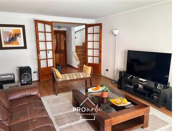Casa en Venta en Los Presidentes / Clínica Las Condes Peñalolen / Condominio Los Parques