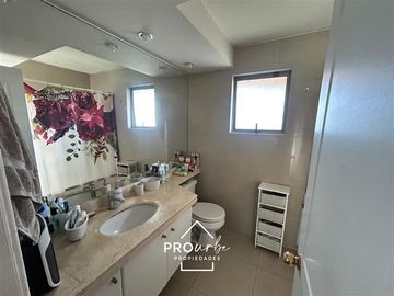 Casa en Venta en Los Presidentes / Clínica Las Condes Peñalolen / Condominio Los Parques