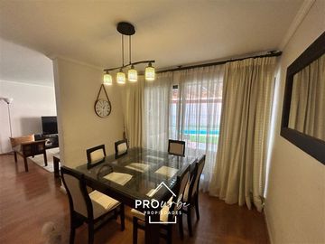 Casa en Venta en Los Presidentes / Clínica Las Condes Peñalolen / Condominio Los Parques