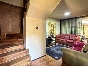 Casa en Venta en jose domingo cañas con campo de deportes