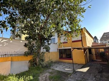 Casa en Venta en jose domingo cañas con campo de deportes