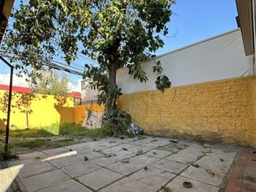 Casa en Venta en jose domingo cañas con campo de deportes