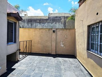 VENTA CASA 5 AMBIENTES HAEDO FINANCIA PERMUTA