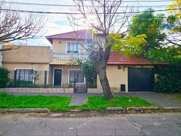VENTA CASA 5 AMBIENTES HAEDO FINANCIA PERMUTA