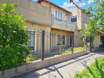 VENTA CASA 5 AMBIENTES HAEDO FINANCIA PERMUTA