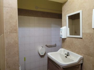 CASA EN VENTA FORENCIO VARELA, MAS LOCAL