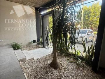 Piso en venta en Bernal Centro