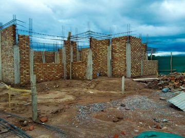 VENTA CASA OBRA GRUESA BARRIO PRIVADO LA QUEBRADA