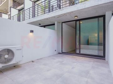 Monoambiente c/ patio a la venta (Coghlan)