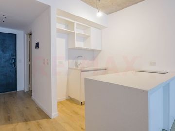 Monoambiente c/ patio a la venta (Coghlan)