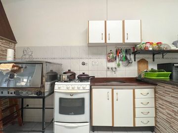 Venta casa 3 ambientes, coch y quincho impecabeble