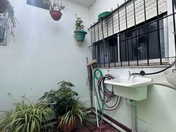Venta casa 3 ambientes, coch y quincho impecabeble