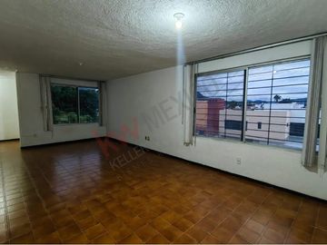 Departamento en 2do nivel en venta en Fracc. Los Laureles