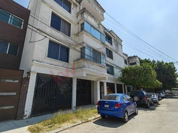 Departamento en 2do nivel en venta en Fracc. Los Laureles
