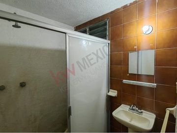 Departamento en 2do nivel en venta en Fracc. Los Laureles