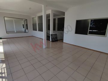 Casa en venta a 5 cuadras del parque central de Berriozabal