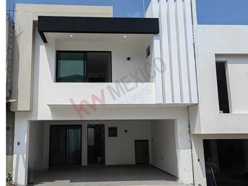 Casa en Pre-venta en Fracc. El Diamante, ubicada al sur poniente de Tuxtla Gtz.