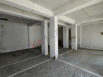 DEPARTAMENTO EN PLANTA BAJA PARA REMODELAR EN VENTA EN FRACC. LAURELES