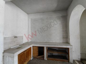 DEPARTAMENTO EN PLANTA BAJA PARA REMODELAR EN VENTA EN FRACC. LAURELES