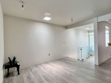 Venta de Casa Amplia en Santa María Guadalupe Las Torres, Cuautitlán Izcalli