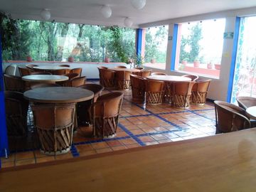 Residencia en Venta con jardines, Casa Club, GYM y Cancha de Tenis