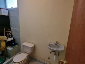 Residencia en Venta con jardines, Casa Club, GYM y Cancha de Tenis