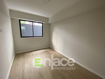 Hermoso departamento de estreno en primer piso con terraza y jardinera en Miraflores