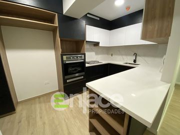 Hermoso departamento de estreno en primer piso con terraza y jardinera en Miraflores