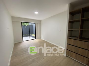 Hermoso departamento de estreno en primer piso con terraza y jardinera en Miraflores