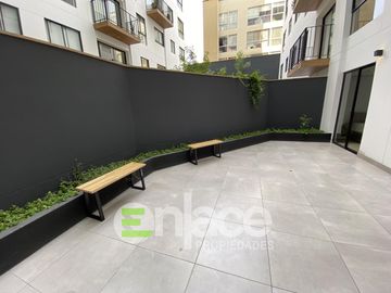 Hermoso departamento de estreno en primer piso con terraza y jardinera en Miraflores
