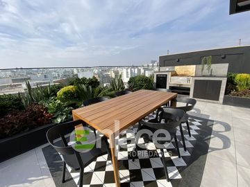 Hermoso departamento de estreno en primer piso con terraza y jardinera en Miraflores