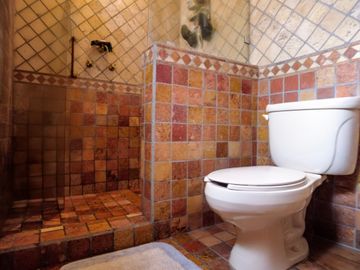 BOSQUE DE ECHEGARAY, CASA EN VENTA 11088
