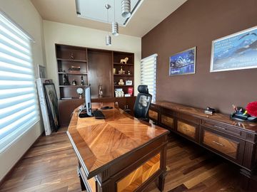Casa en Venta en Cumbres del Cimatario, Querétaro